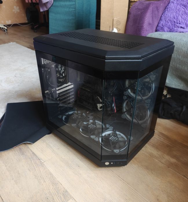 Продам корпус GamaMax с платой процом вертушками