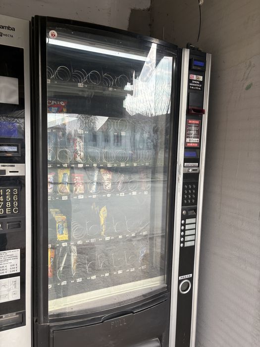 NECTA SFERA вендинг за храни и напитки