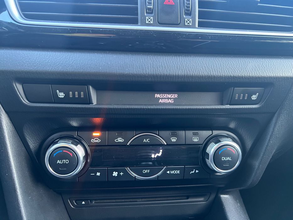 Vand mazda 3 hatchback model 2014