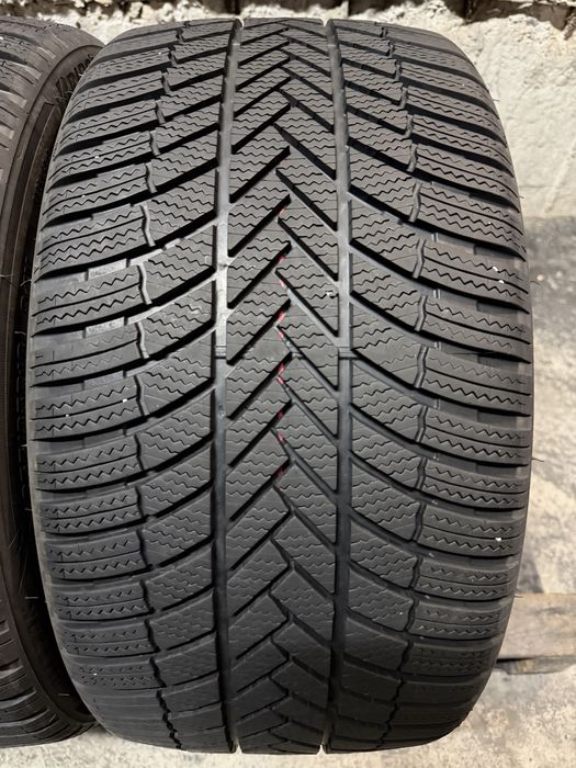 255/35/18 Bridgestone 2бр дот22