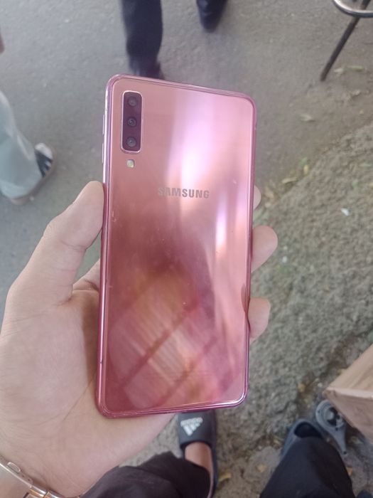 Samsung a7 64гб.    .