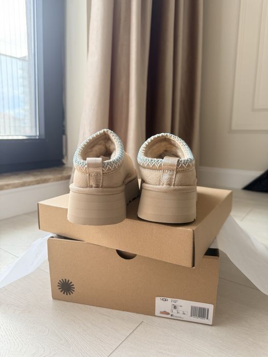 UGG Sand Tazz 37