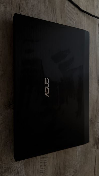 Ноутбук Asus в хорошем состоянии