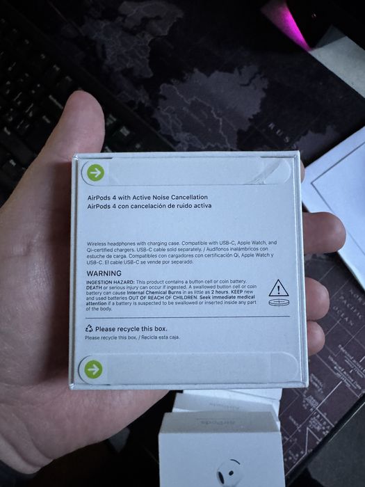 AirPods 4 обычные и с шумоподавлением (with ANC)