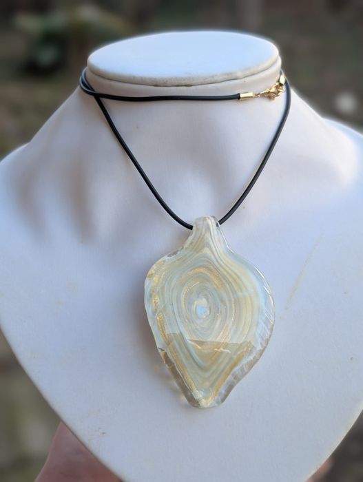 Colier cu pandantiv frunza din sticla Murano