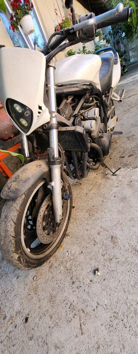 Yamaha fzs 600 Se vinde întreaga