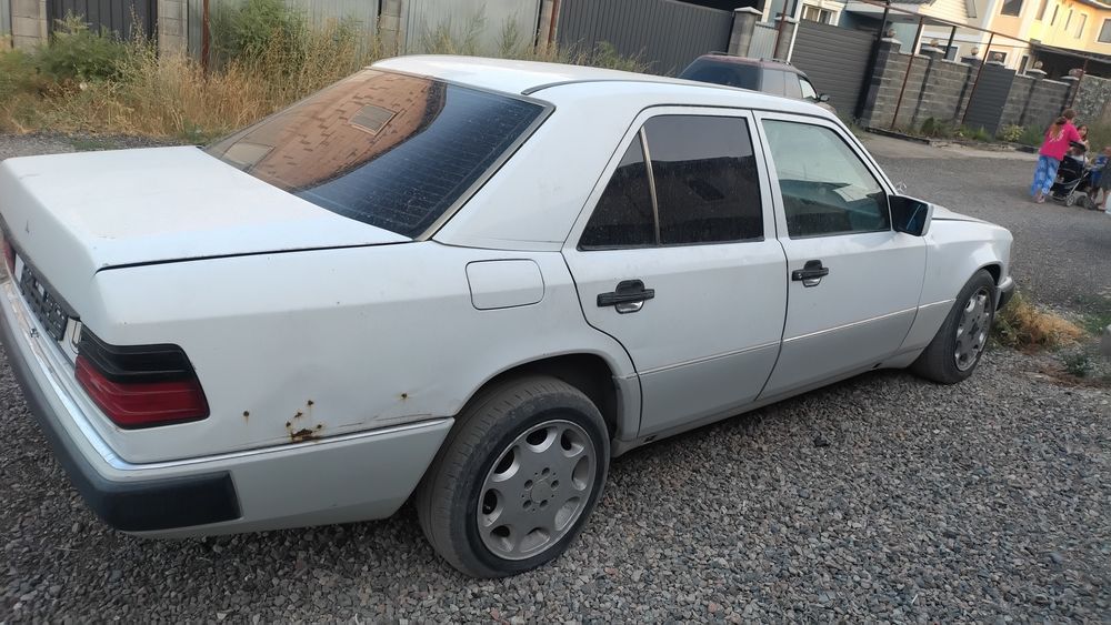 W124 Мерседес разбор