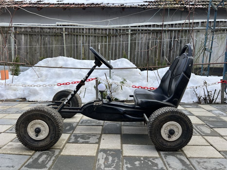 Kart cu pedale pentru copii