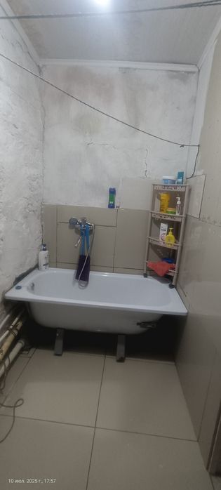 Тез арада үй  сатылады . Бағасы келісімді.