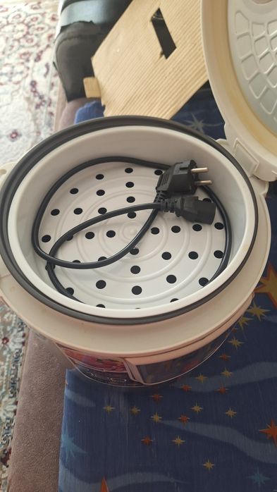 Продам срочно новую мультиварка, паровкар