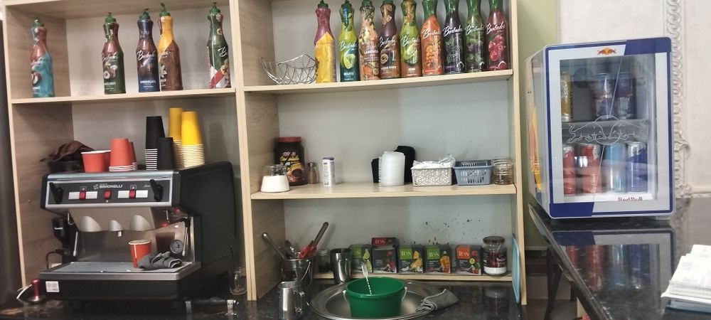 Продам витриный холодильник