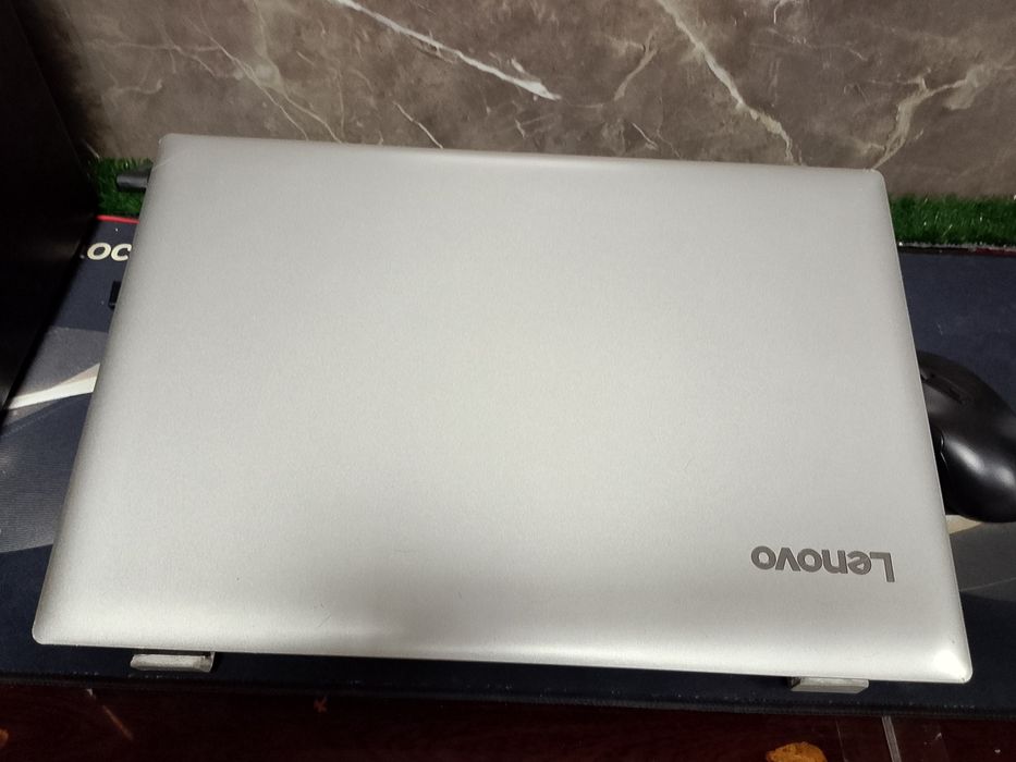 продам ноутбук LENOVO 81D1