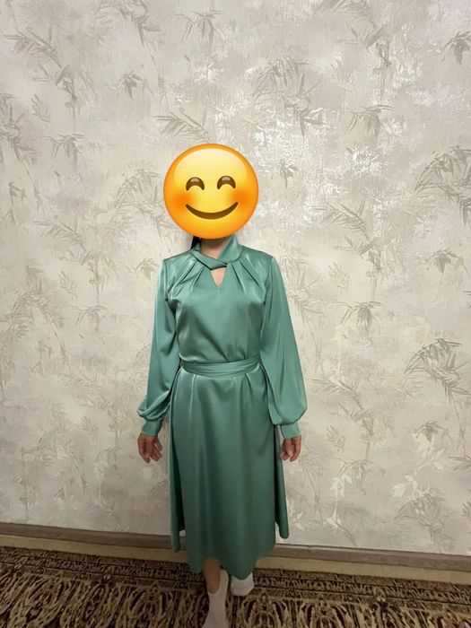 Продам атласовое платье