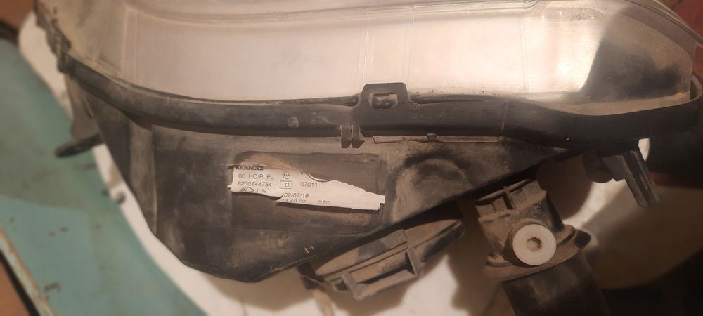 Передний фар ларгус/логон правый буу