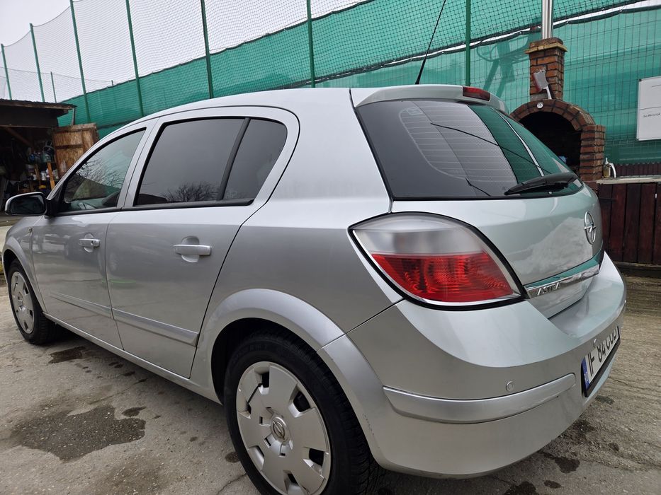 Vand OPEL ASTRA H 2006 1.6 Benzina