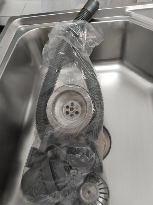 Кухонная мойка новая