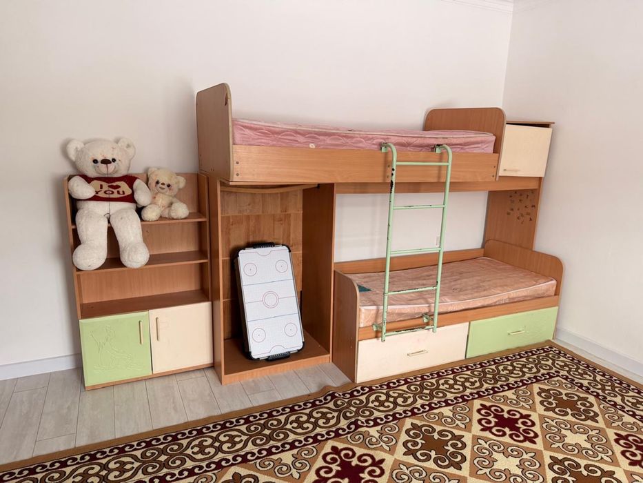 Двухярусная кровать