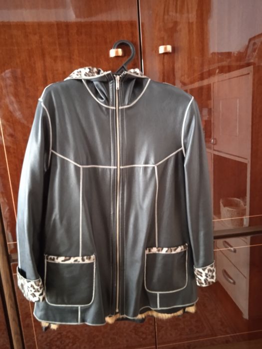 Продам  женскую куртку