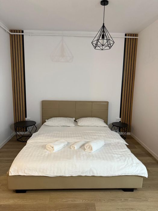 Inchiriez apartament in regim hotelier