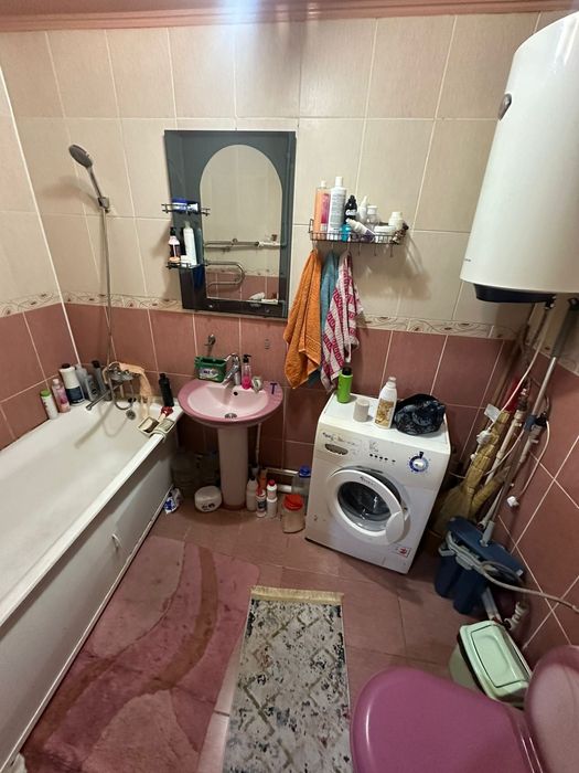 Двушка в 12 мкр - не