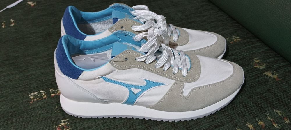 Mizuno Etamine marimea 42 , noi cu eticheta, impecabili