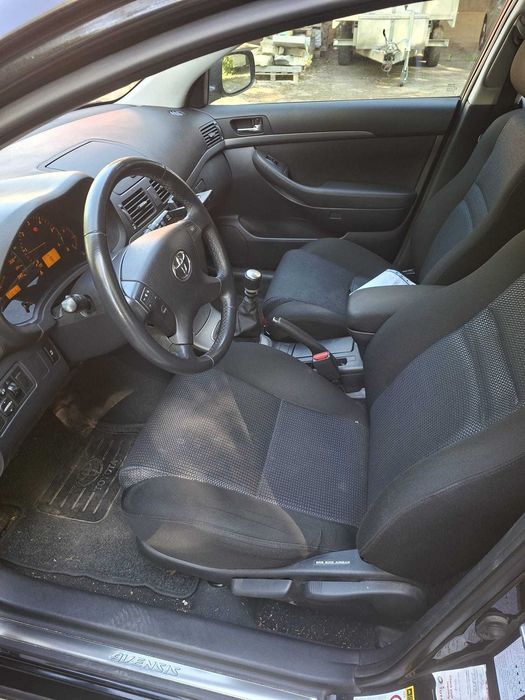 toyota avensis 2009