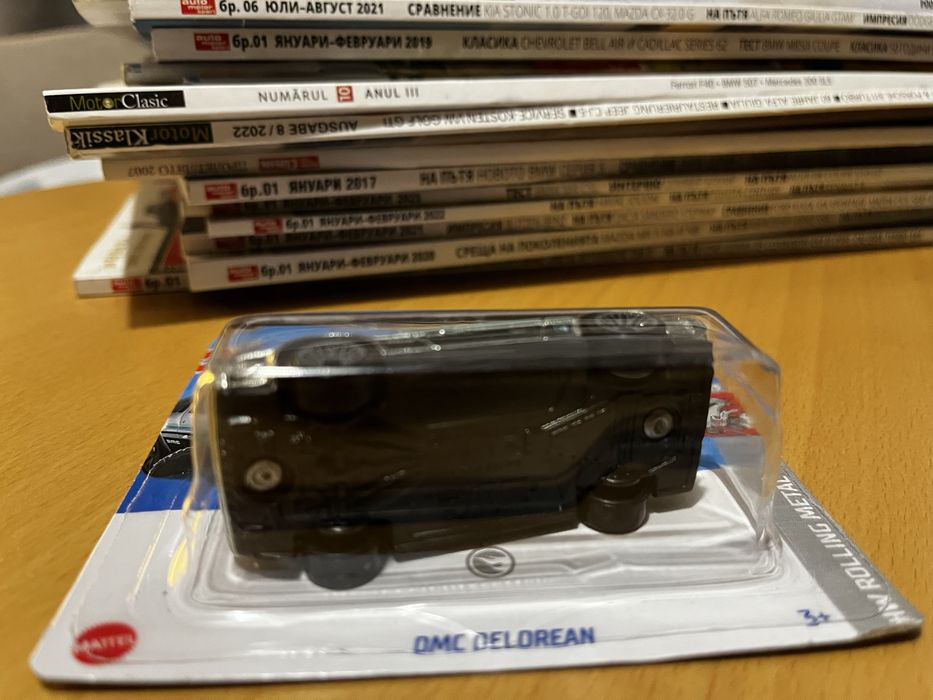 Hot Wheels   DMC DeLorean  Treasure Hunt