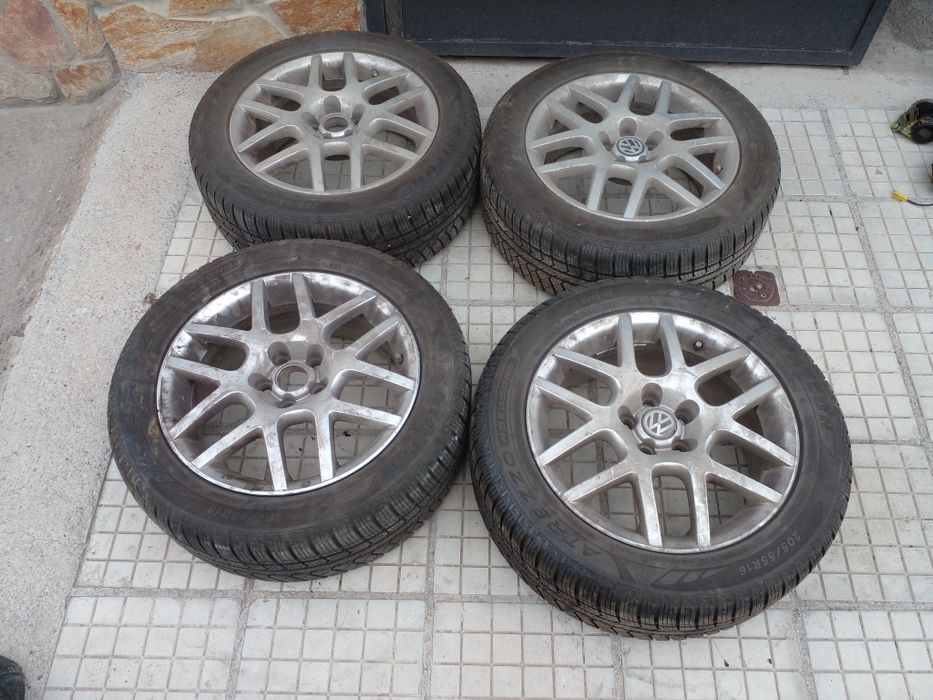 Фоцваген голф 4 на части на части 90коня град Перущица 1.9 90коня