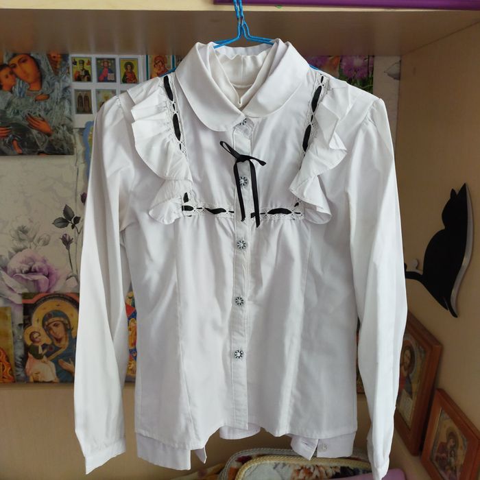 Срочно Продам Школьные блузки и формы