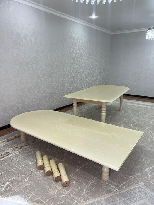 Продам стол гостиный