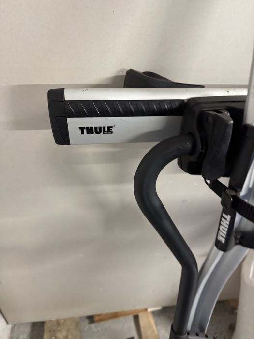 Thule греди + 3 бр багажници за велосипеди