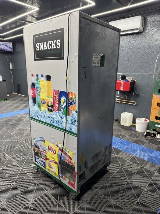 Vand aparat vending Necta cu cititor de bacnote