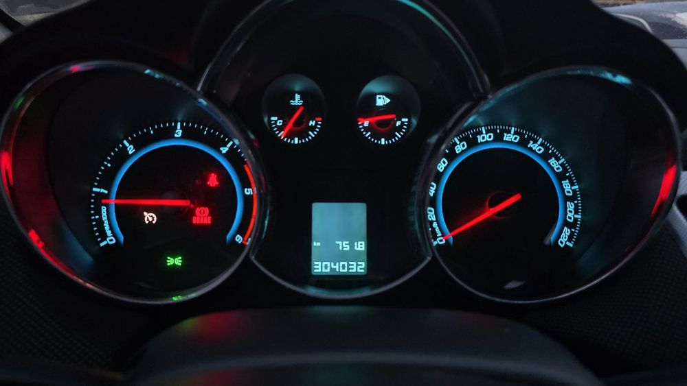 Шевролет Круз 2.0 2012 година/ Chevrolet Cruze