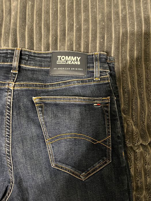 Дънки Tommy Jeans