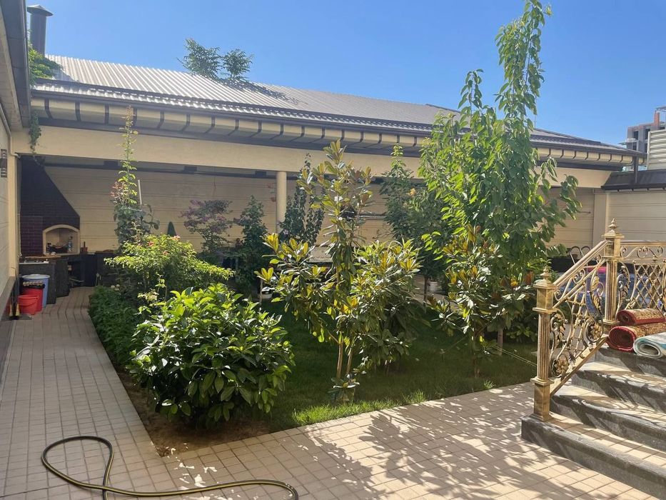 Срочно продаётся 6 ком Бадамзар дом