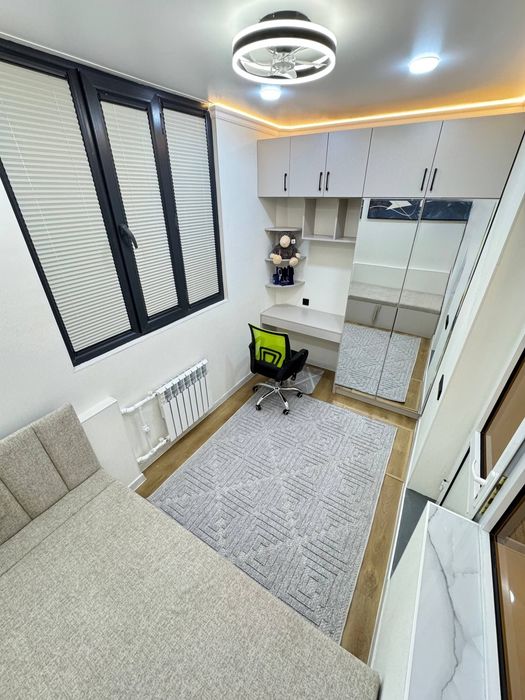 Продаётся Чиланзар 4 2в3 1 этаж.