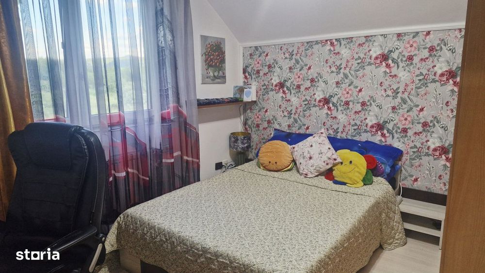 Casă cu piscină și mansardă, 740 mp teren