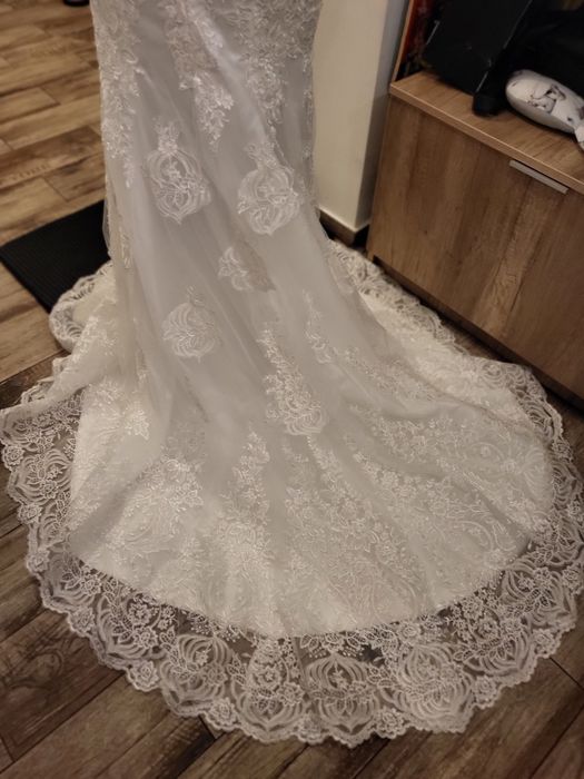 Rochie mireasa model deosebit *NOU*