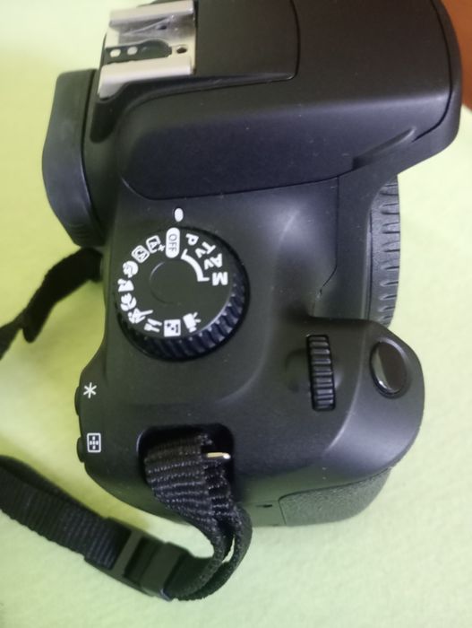 Фотоапарат Canon EOS 4000 D комплект с чанта