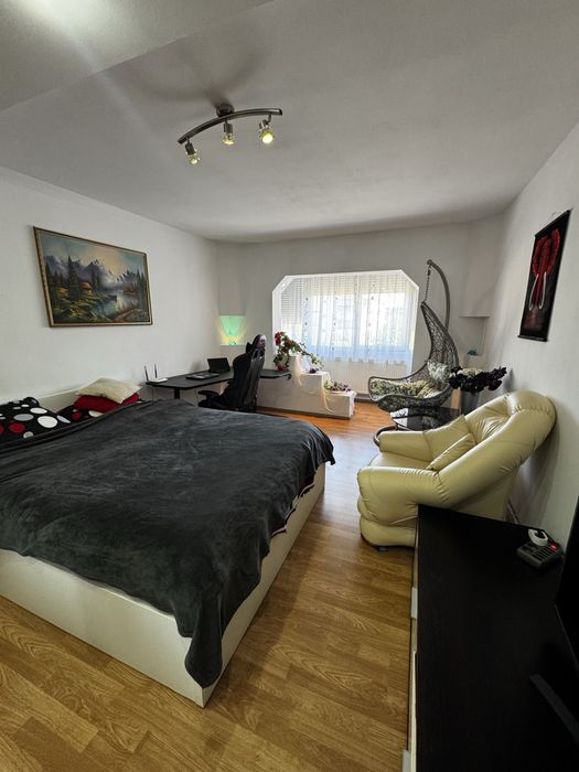 Vând apartament 3 camere, 84mp utili, mobilat/utilat direct de la PROPRIETAR + loc de parcare