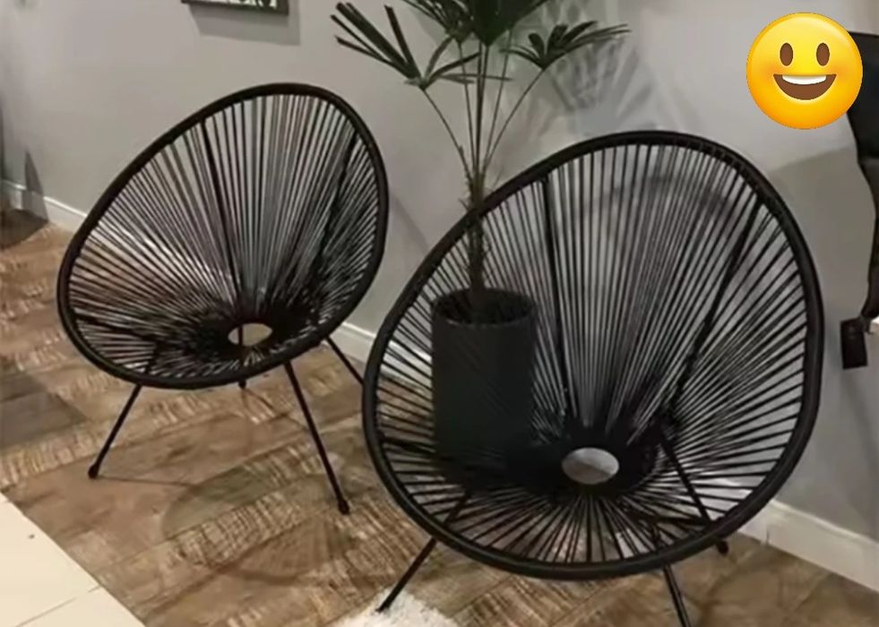 Маса + две кресла