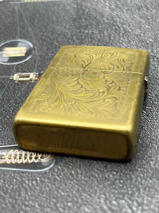 Brichetă  Zippo vintage
