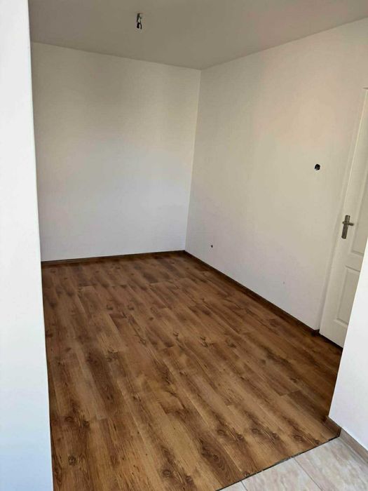 Apartament cu 2 camere,semidecomandat