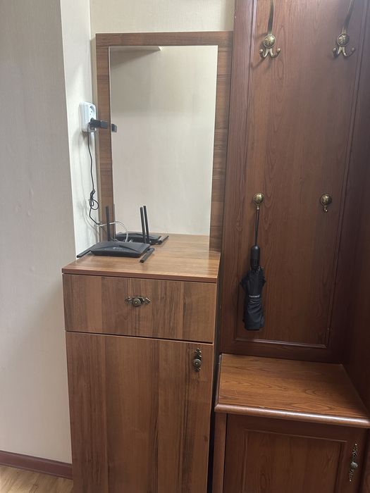 Тумбочка в прихожую