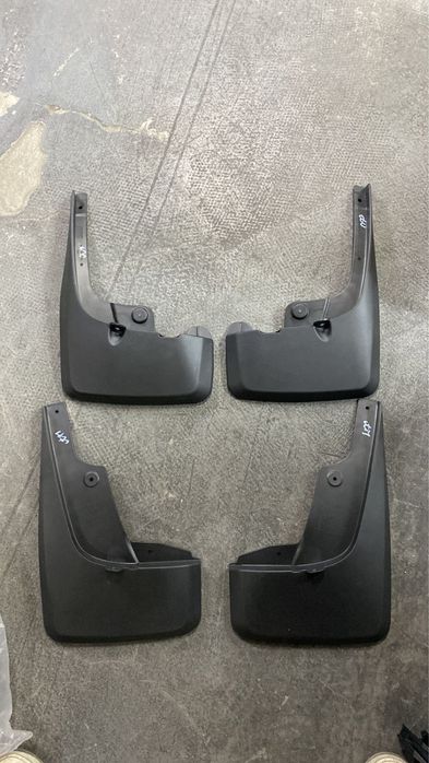 Губа Тойота Рав 4