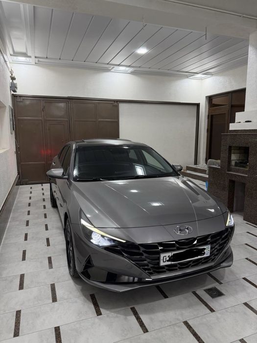 Hyundai Elantra 2022 — 4