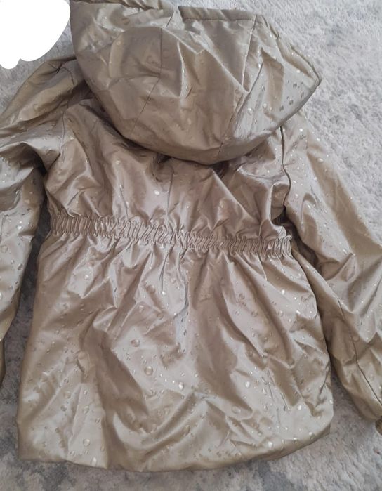 Продам курточки на девочек