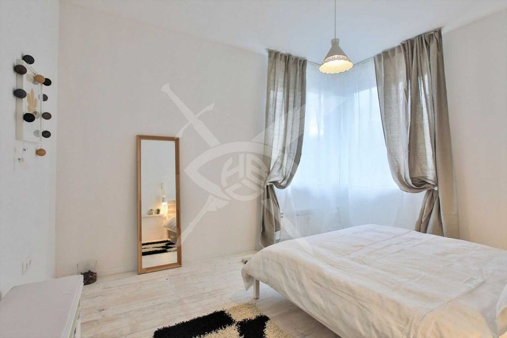 Продава се Тристаен апартамент в София, Център - 87 кв.м за 2931 €/кв.м - Снимка #5