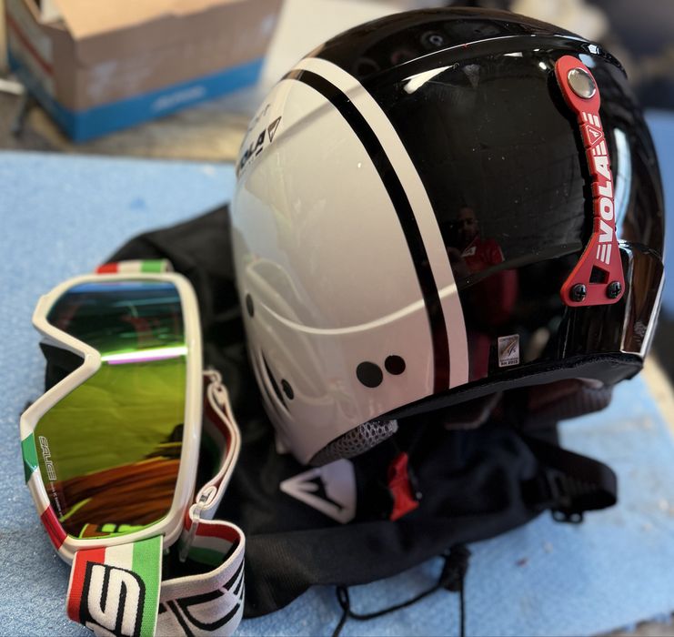 Ски каска Vola Rasing Fis и очила