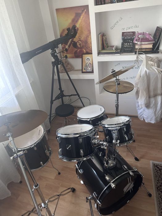 Tobe Acustice-Millenium Focus 18 Drum Set